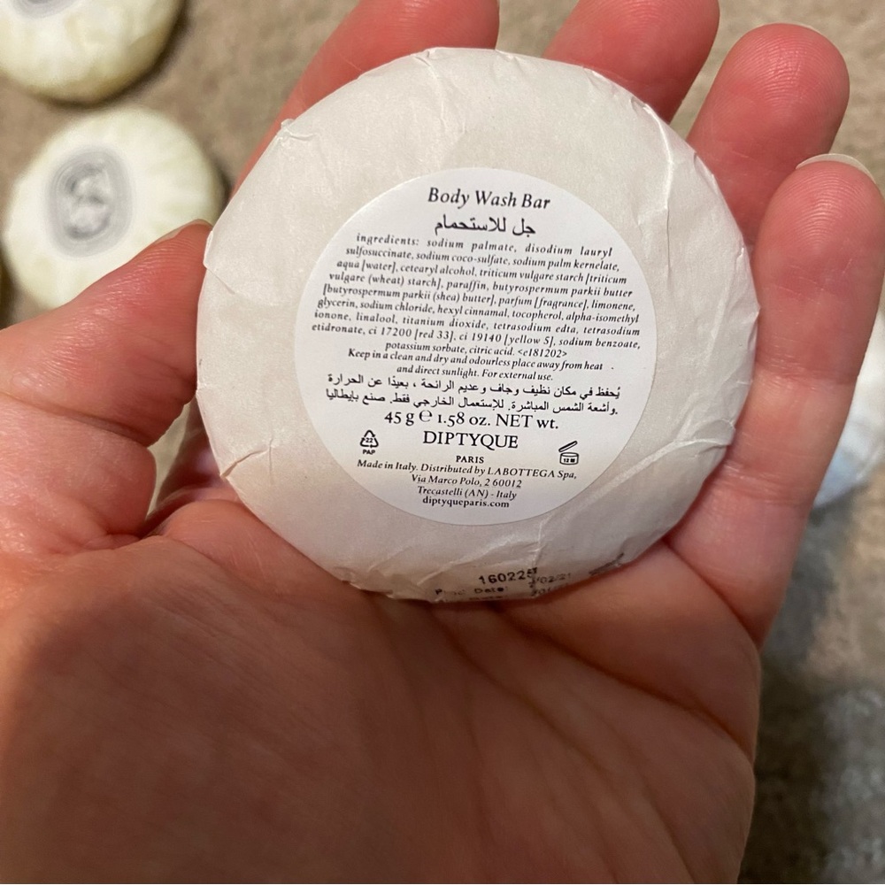 New {Diptyque} Shampoo Bar and Body Wash Bundle | 34 Boulevard Saint Germain - Picture 5 of 13